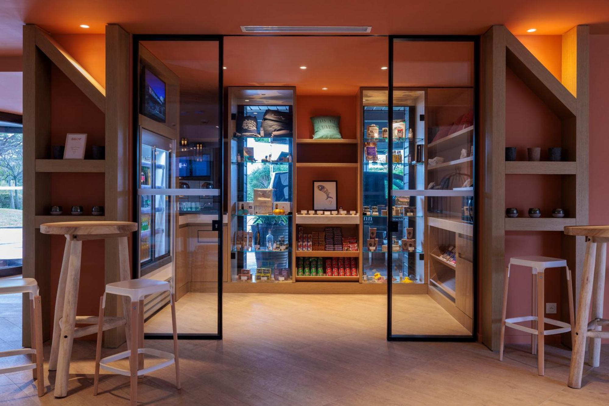 Hilton Garden Inn Marseille Provence Airport Marignane Bagian luar foto
