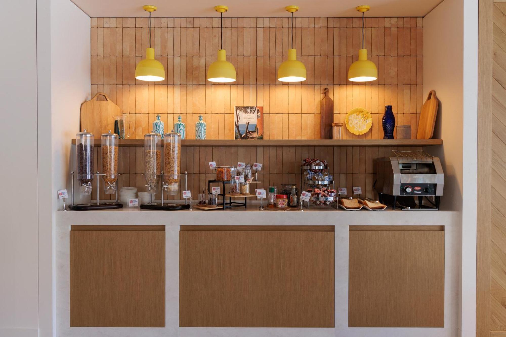 Hilton Garden Inn Marseille Provence Airport Marignane Bagian luar foto